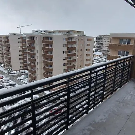 Lau- Qualis 2, Mall Coresi Apartment Brasov