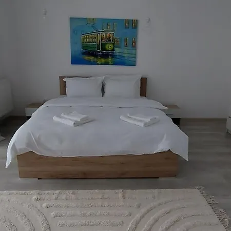 Apartment Lau- Qualis 2, Mall Coresi